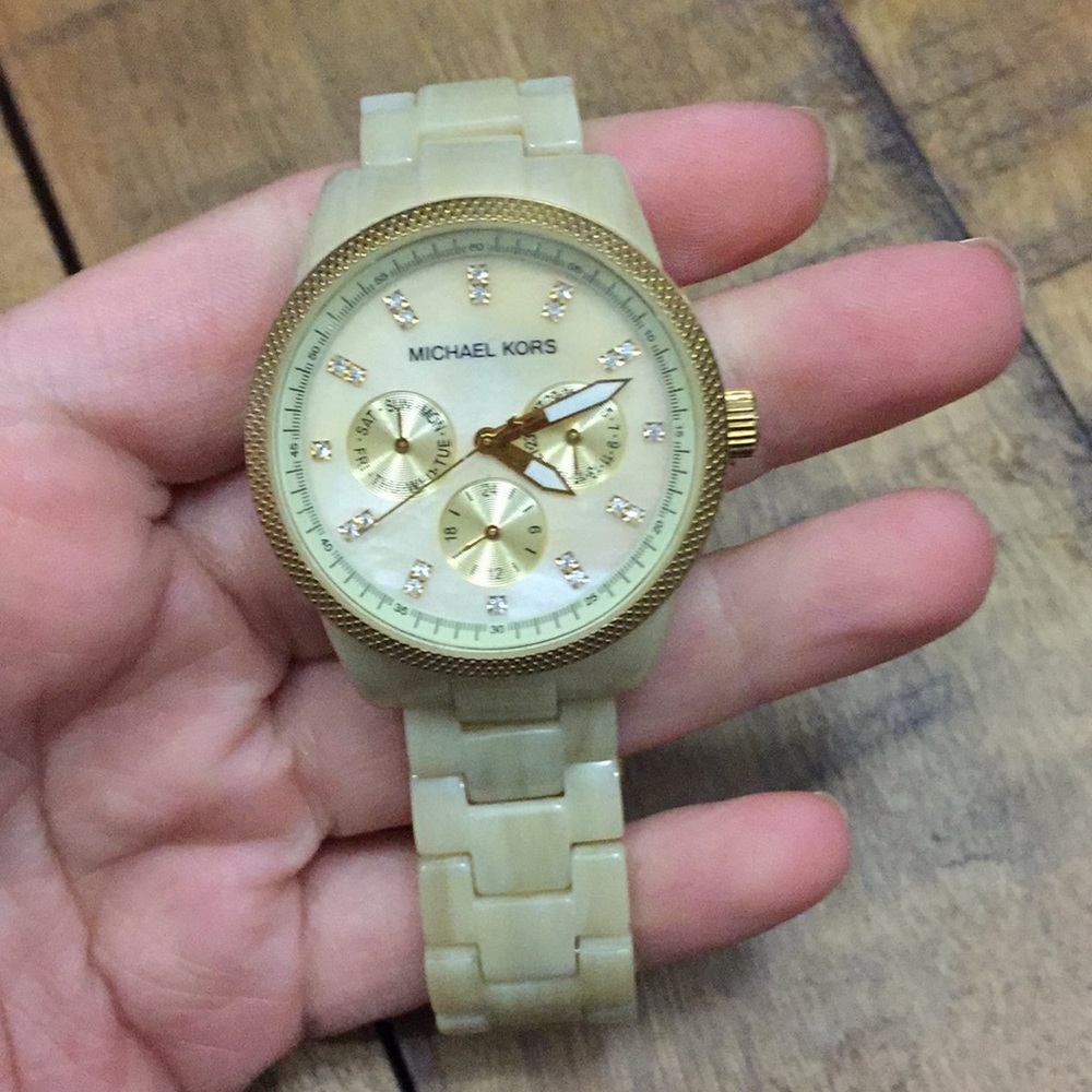 Michael Kors Jetset Mother of Pearl Women's Watch