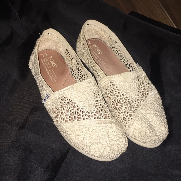 Toms Shoes - Cream Crocheted TOMS