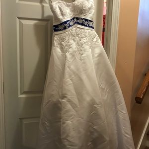 Wedding dress
