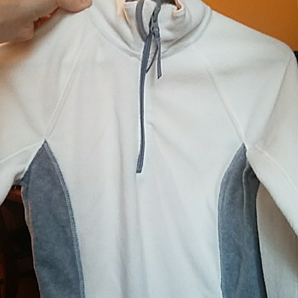 NWOT White fleece pullover