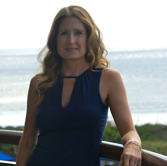 Meet your Posher, Erica - Picture 3 of 10