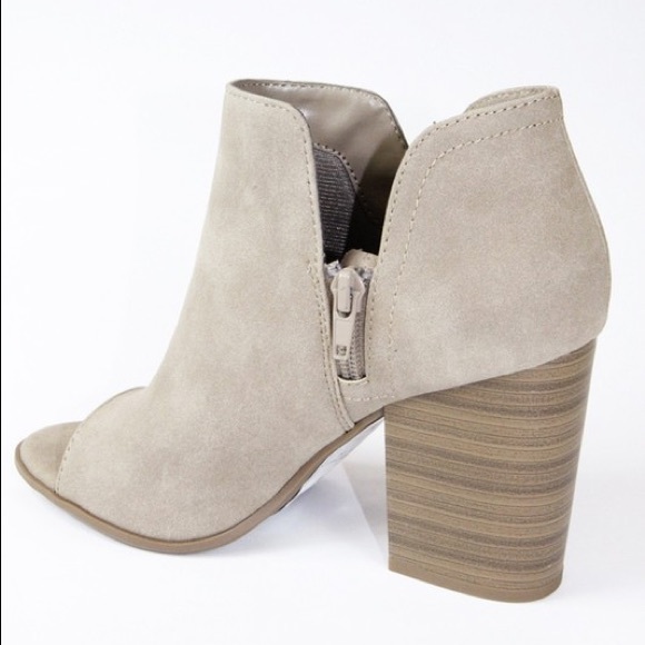 Adele black bootie - Picture 2 of 4