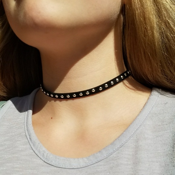 Jewelry - Black velvet studded gothic thin chocker