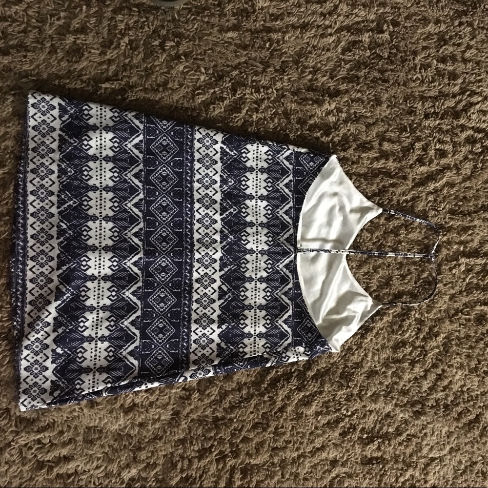 Low back dress - Picture 2 of 2