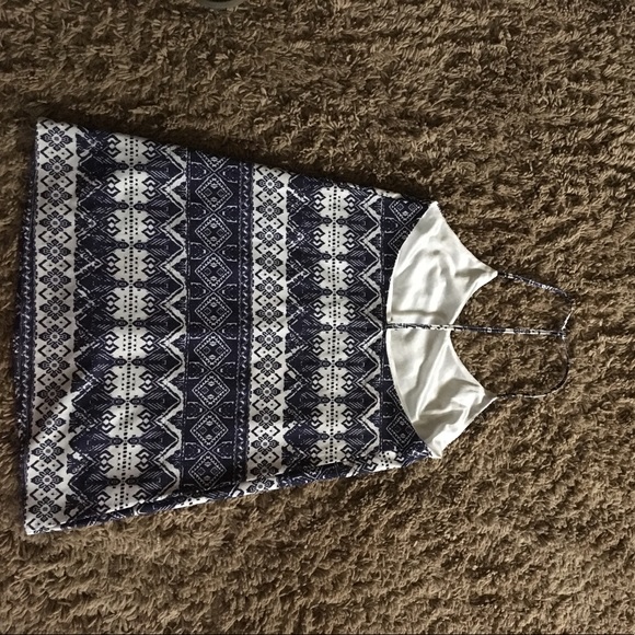 Low back dress - Picture 2 of 2