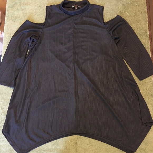 Black Cold Shoulder Shirt - Picture 3 of 4