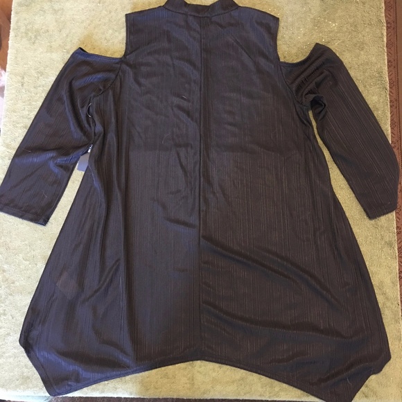 Black Cold Shoulder Shirt - Picture 4 of 4