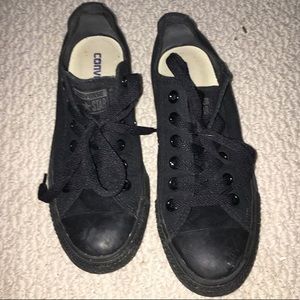 ALL BLACK low top Converse