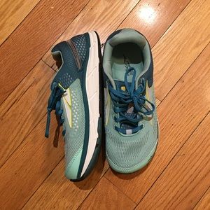Altra Intuition 4 Sneakers