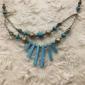 Beautiful vintage turquoise/silver beaded necklace