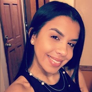 Meet your Posher, Paola