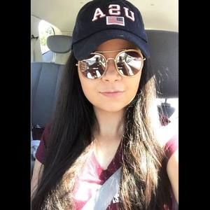 Meet your Posher, Isabella