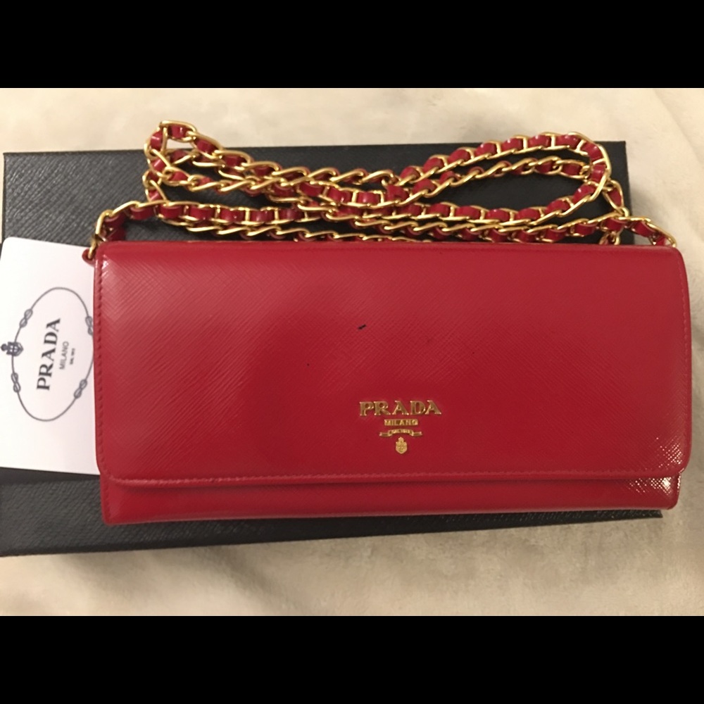 🚫Sold🚫Prada Saffiano Vernice Wallet on a Chain