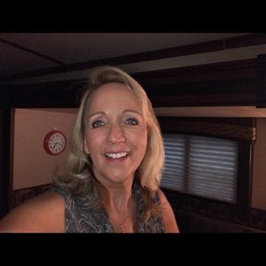 Meet your Posher, Lori