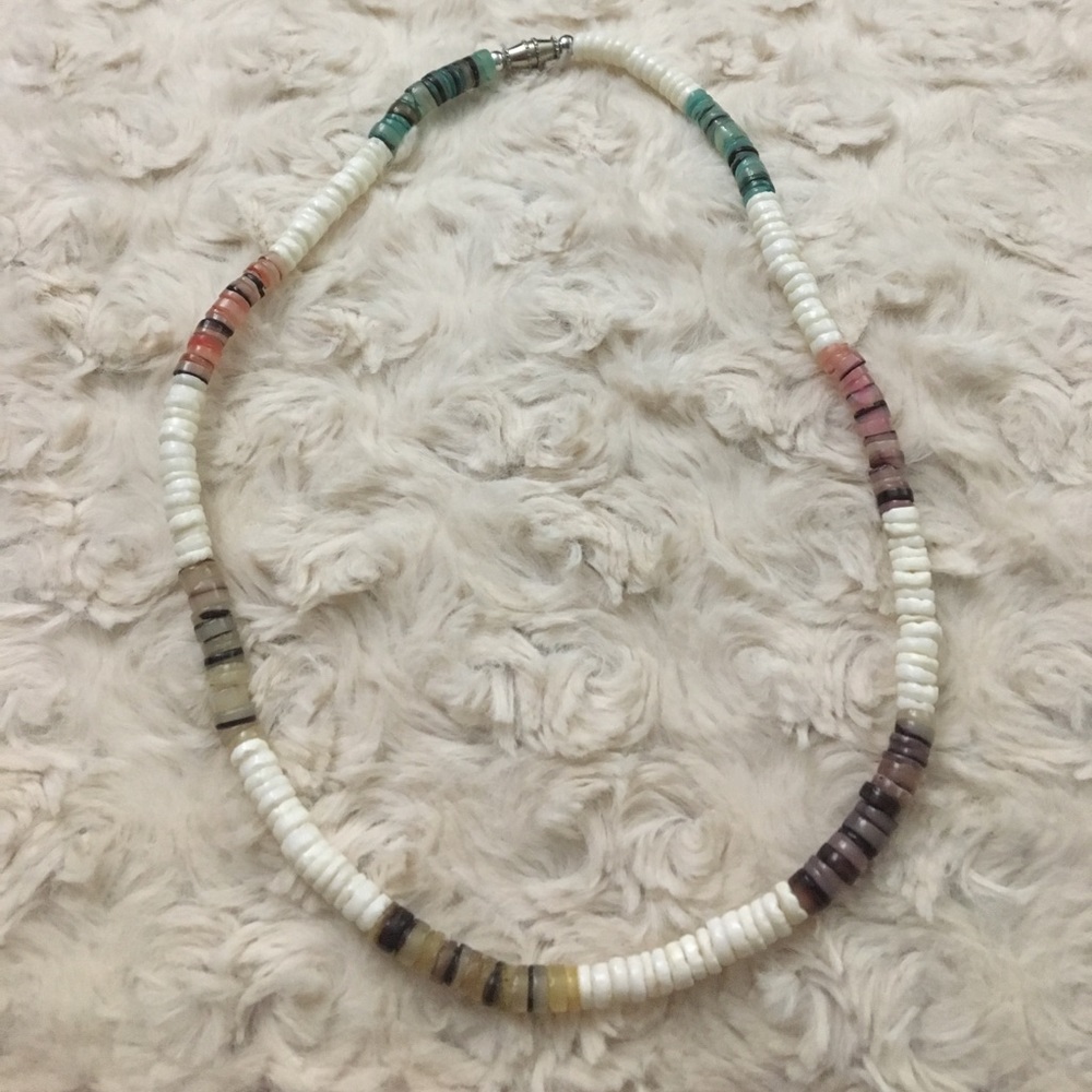 🌴Beachy multi-color shell necklace🌴