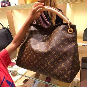 Authentic Louis Vuitton Artsy MM