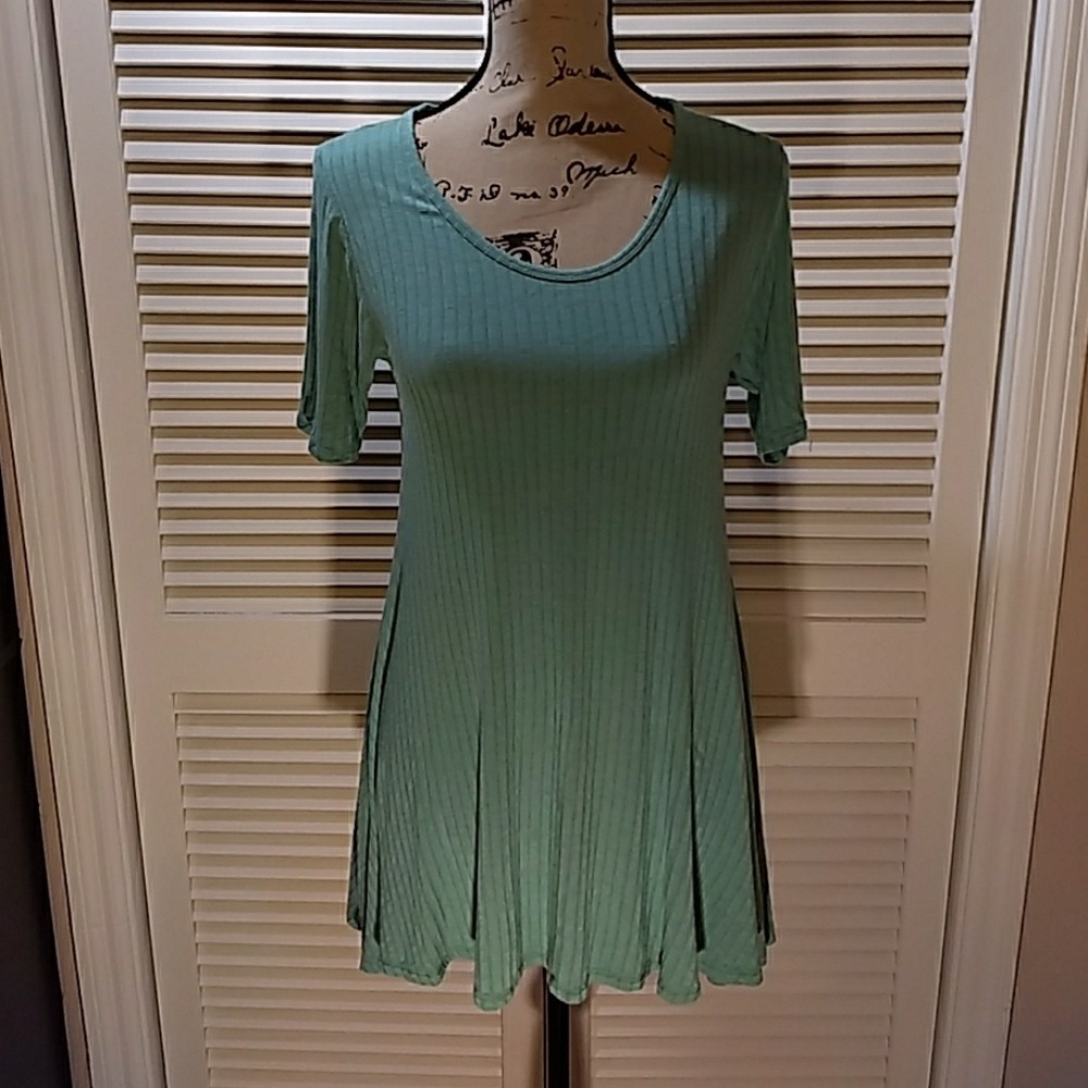 Donating soon...Lularoe Perfect Ribbed Tee