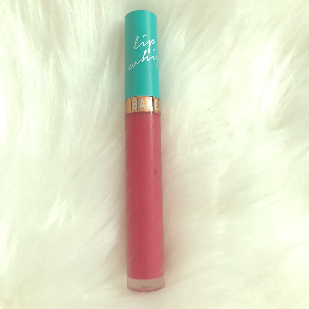 Liquid matte lipstick