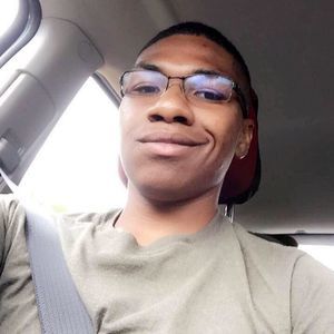 Meet your Posher, Derrick jibril