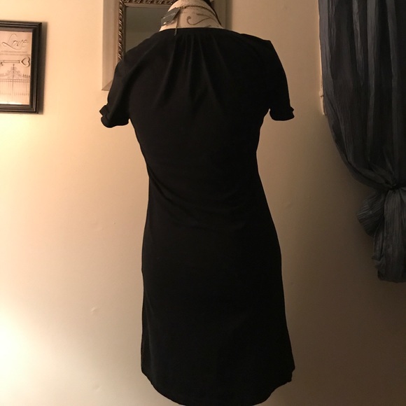 Simple black dress - Picture 3 of 4