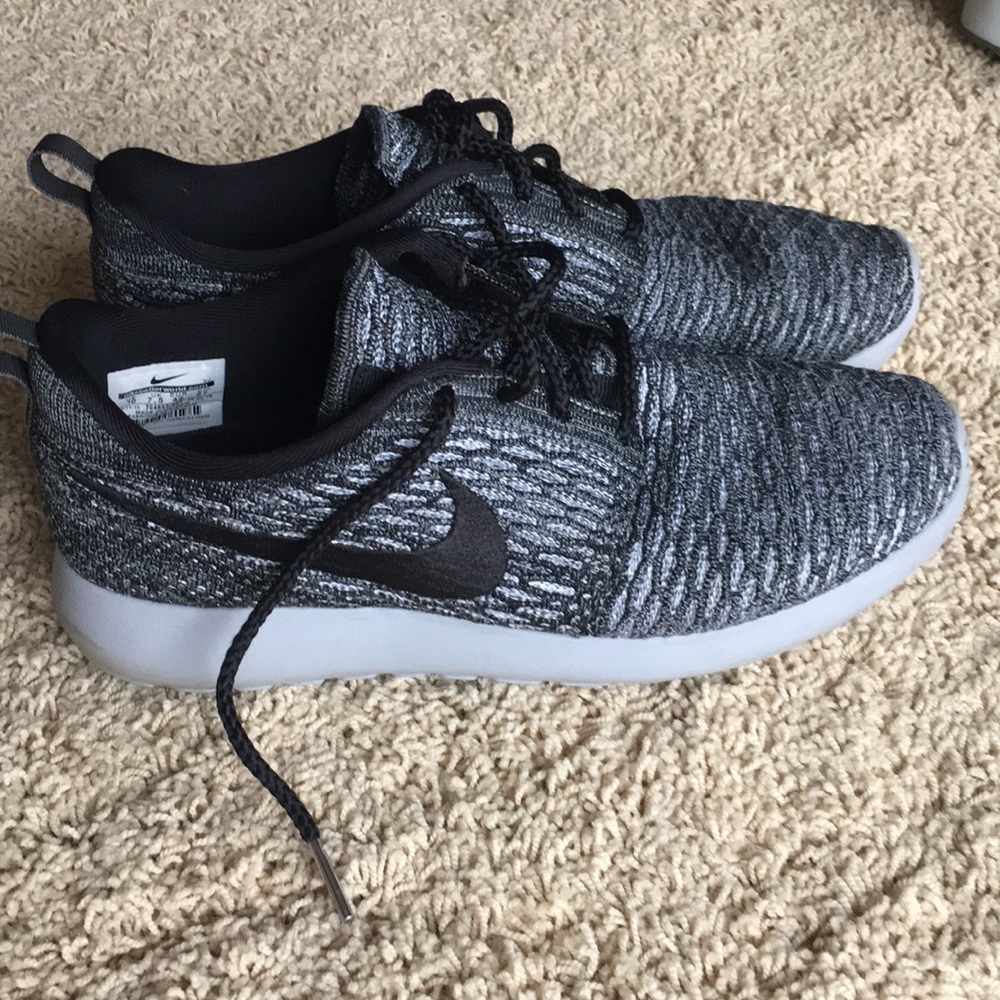 Nike flyknit Roshe