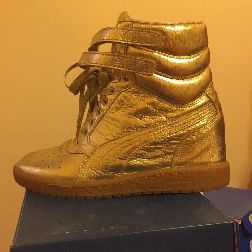 Sneakers