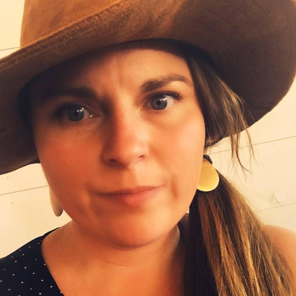 Meet your Posher, Alicia