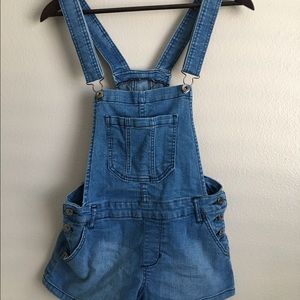 Short overalls