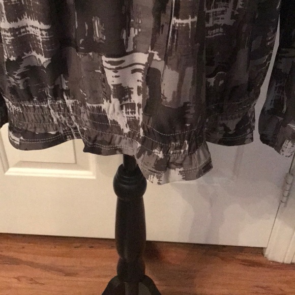 Pretty dressy blouse. - Picture 2 of 3