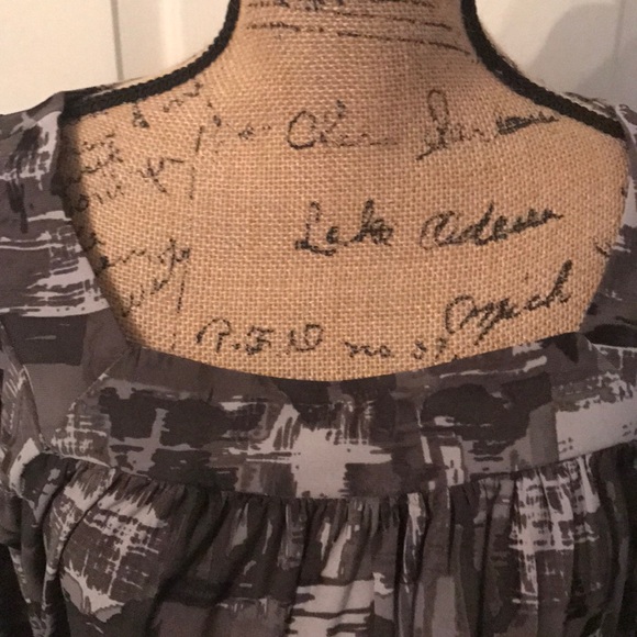 Pretty dressy blouse. - Picture 3 of 3