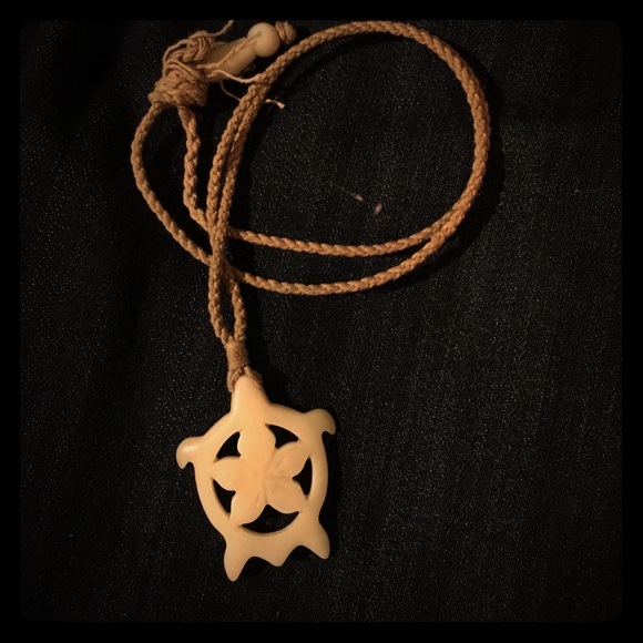 Jewelry - Hawaiian turtle rope necklace