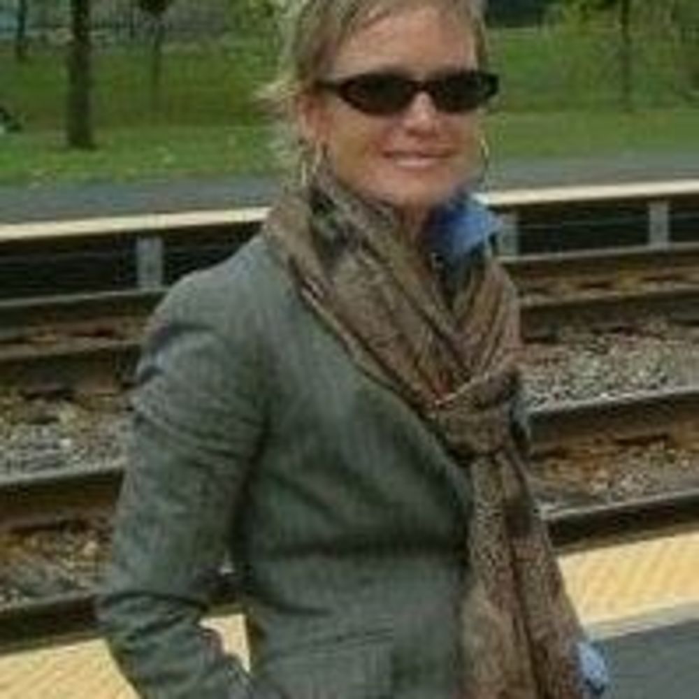 Meet your Posher, Lorie