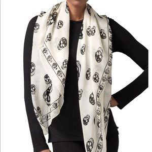 Alexander McQueen Skull scarf