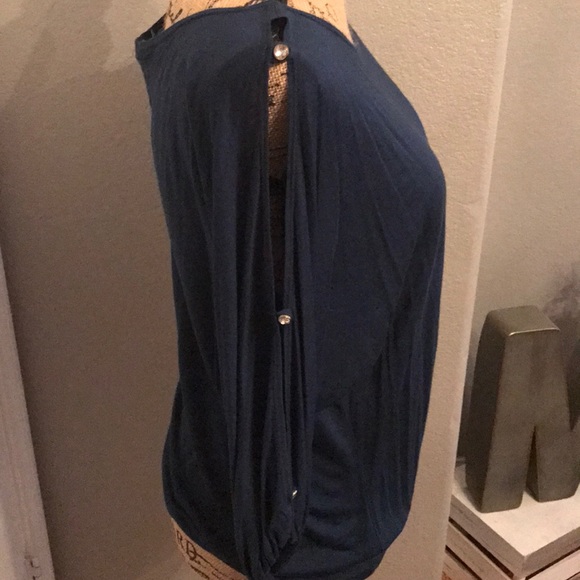 Pretty blouse❤️ - Picture 2 of 3