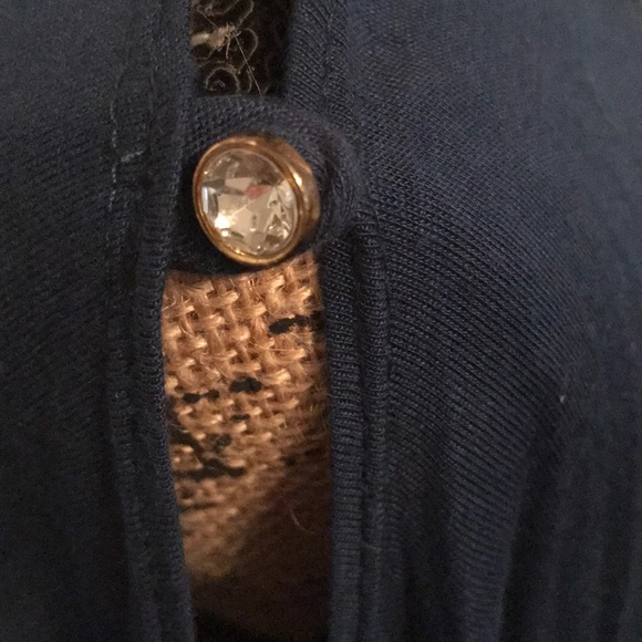 Pretty blouse❤️ - Picture 3 of 3