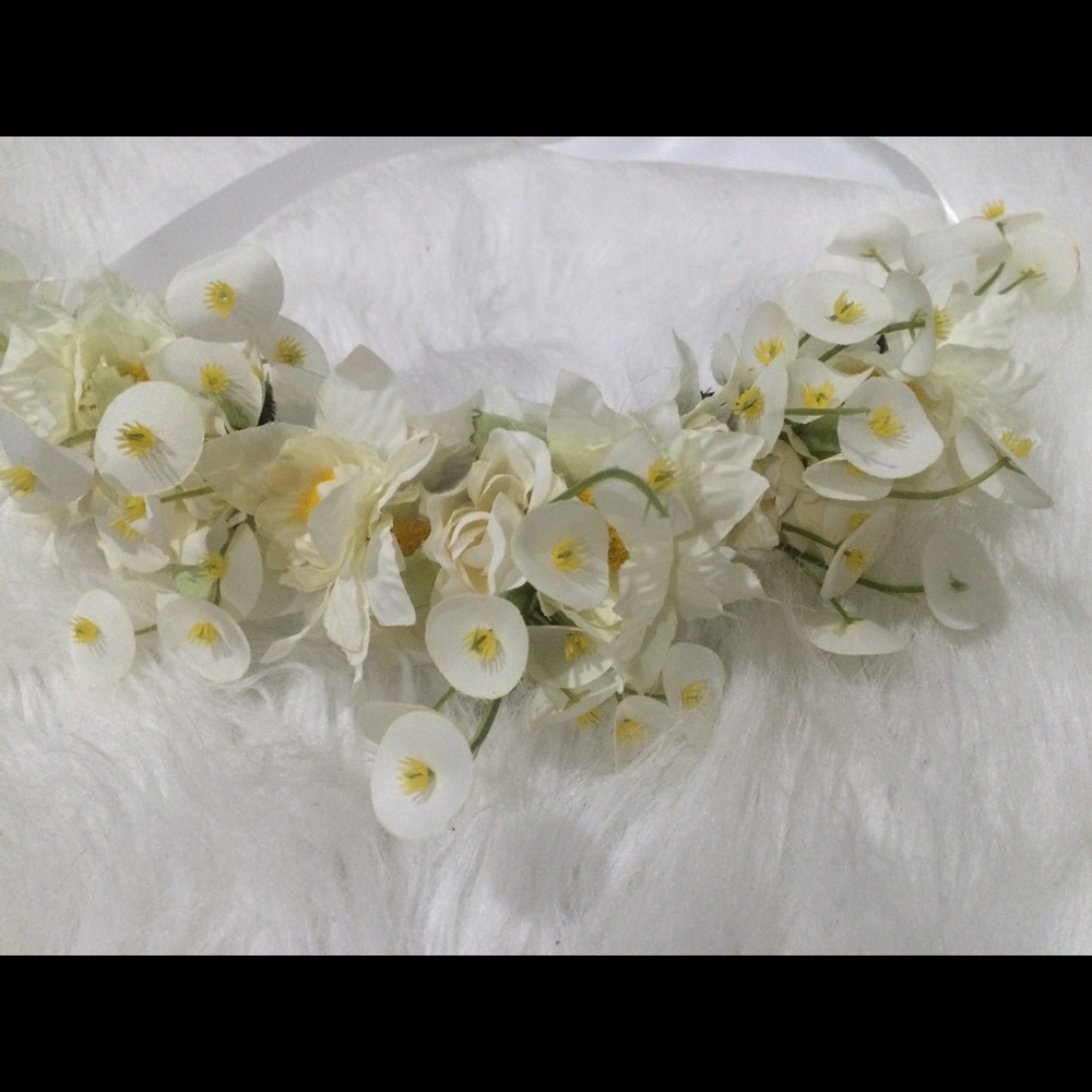 White flower crown