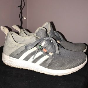 Adidas bounce sneakers 👟