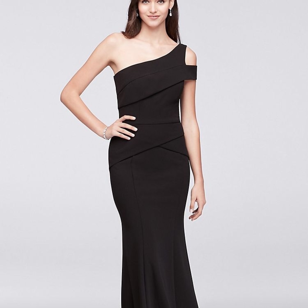 Cachet Cut Out Shoulder Crepe Gown size 4