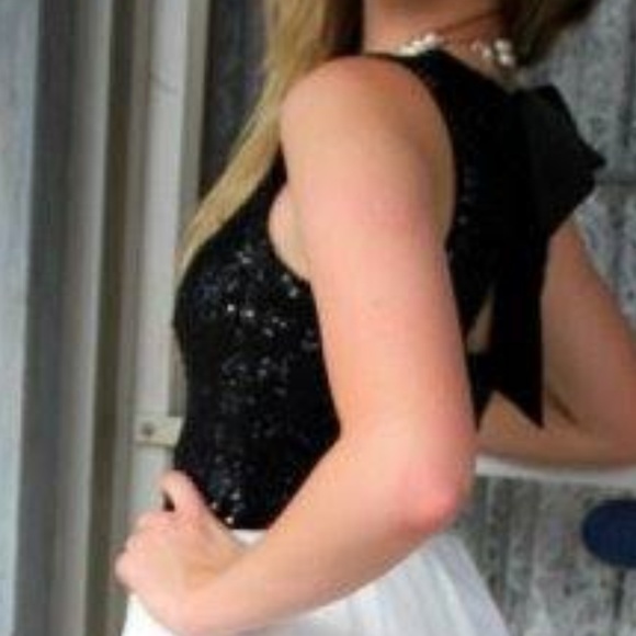 HOMECOMING Windsor Blk/Wt Gown Size 2 - Picture 6 of 8