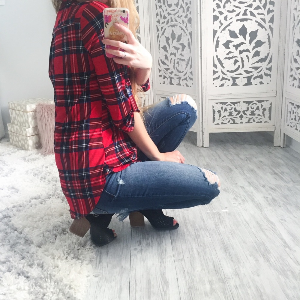Red Plaid Christmas Top❗️LAST 2 ❗️🎄❄️ - Picture 3 of 3