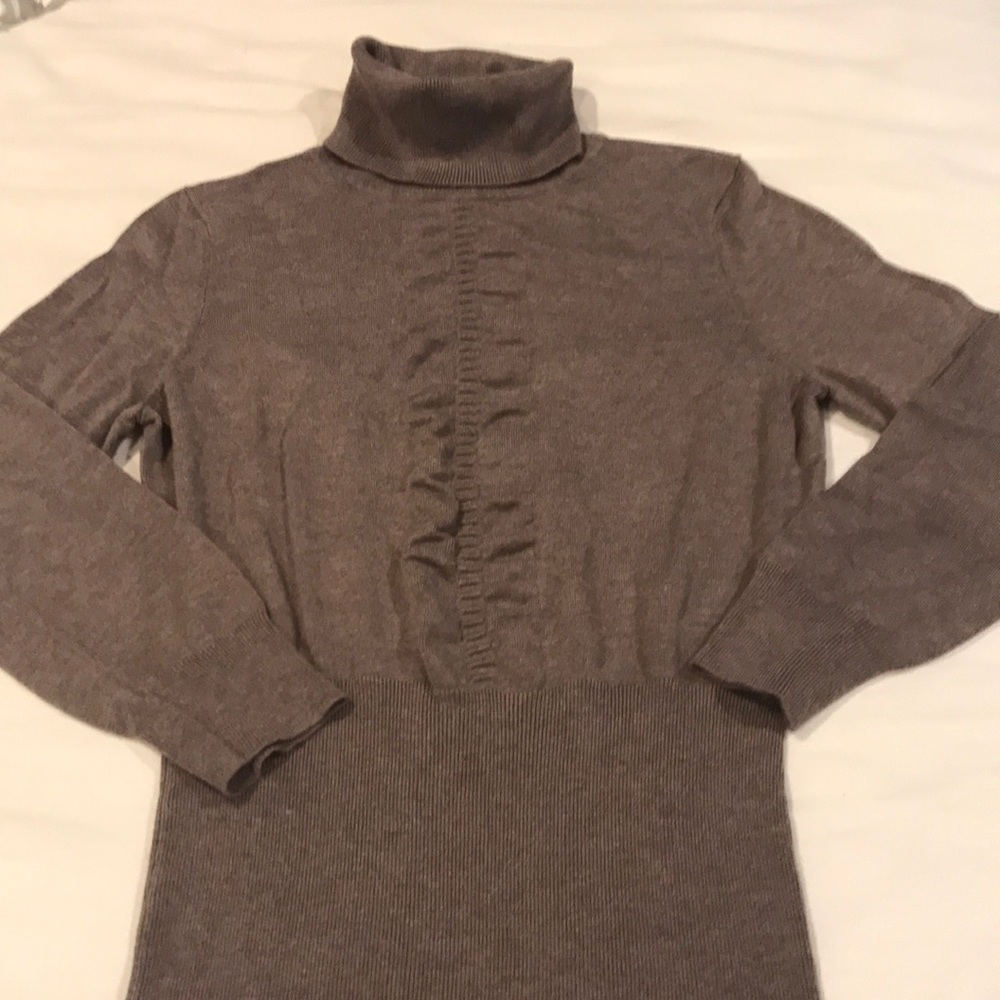 Express turtle neck