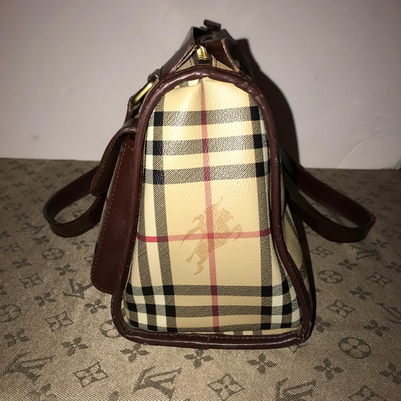 SOLD 🚫🚫🚫Burberry London Shoulder Bag - Picture 3 of 8