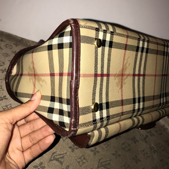 SOLD 🚫🚫🚫Burberry London Shoulder Bag - Picture 7 of 8