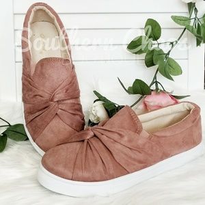 🎉 LAST ONE 🎉  Mauve Twisted Slip On Sneaker