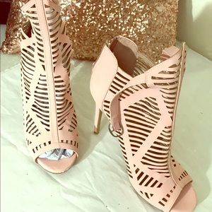 👛✨ Dazzling Powder Pink Suede Heels ✨👛