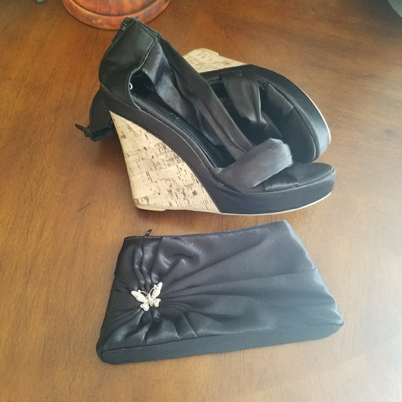 Satin Sandals & Evening bag - Picture 2 of 4