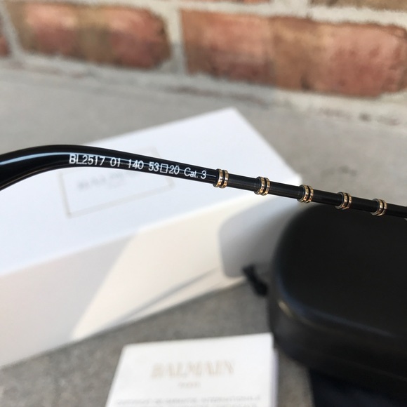 ❌SOLD OUT❌ Balmain Sunglasses - Picture 7 of 8