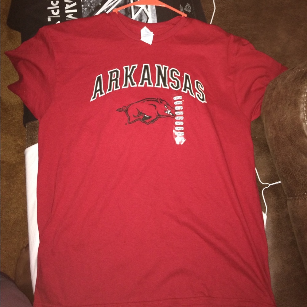 NEW Arkansas Razorback SHIRT SIZE LARGE NWT
