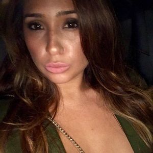 Meet your Posher, Cj