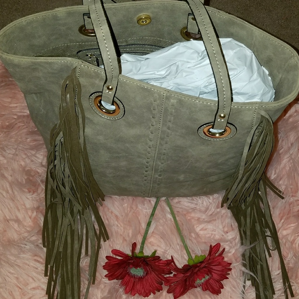 FRINGED POCKETBOOK